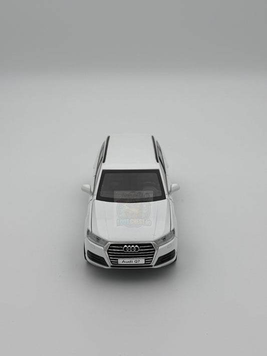 Macheta auto AUDI Q7 ALB 2016 1/32 TAYUMO