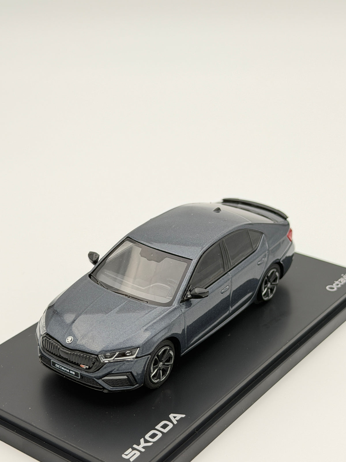 Macheta auto SKODA 1/43 OCTAVIA IV RS GRI ABREX