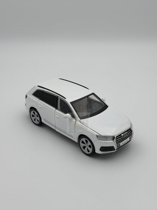 Macheta auto AUDI Q7 ALB 2016 1/32 TAYUMO